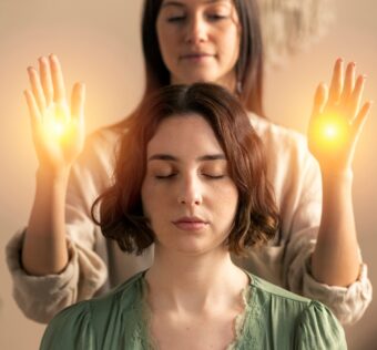 A Jornada do Reiki: Do Autoconhecimento ao Mestrado Profissional (Com Registro ABRATH)